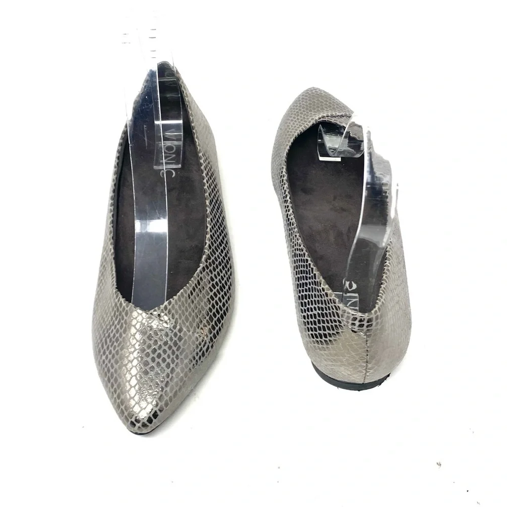 Vionic Flats - Picture 4 of 7